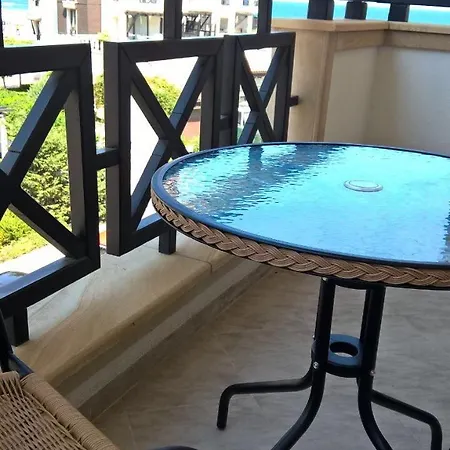 Апартамент Oasis Club, Kras 2 Bed *